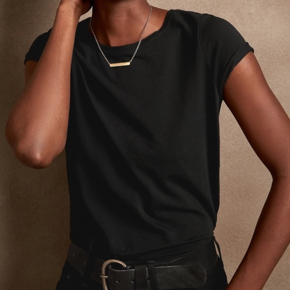 Bundle of 4 Banana Republic Factory timeless t-shirts - Picture 8 of 10